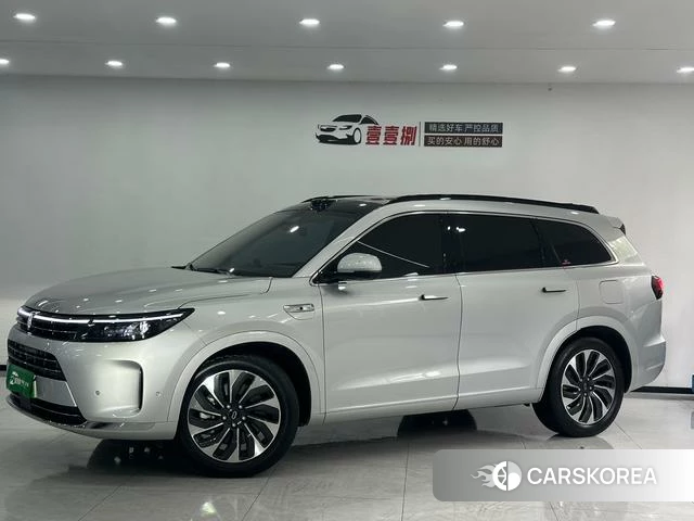 AITO Ask the world M7 2024 Серебристо-серый из Китая, фото 2