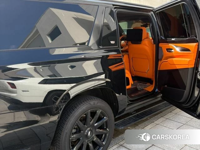 Cadillac Escalade 5th Generation 2021 Черный из Кореи, фото 2