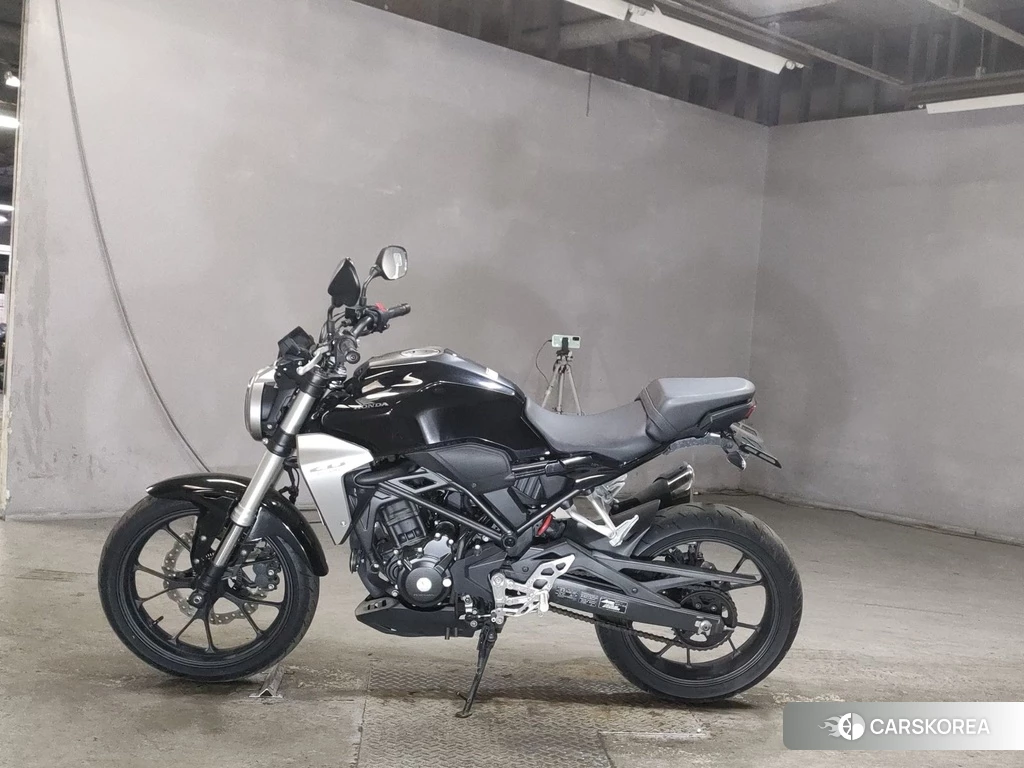 Проданный Honda CB250R 2018 из Японии, фото 2