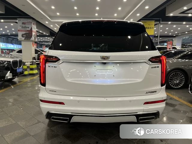 Cadillac XT6 2022 Белый из Китая, фото 2