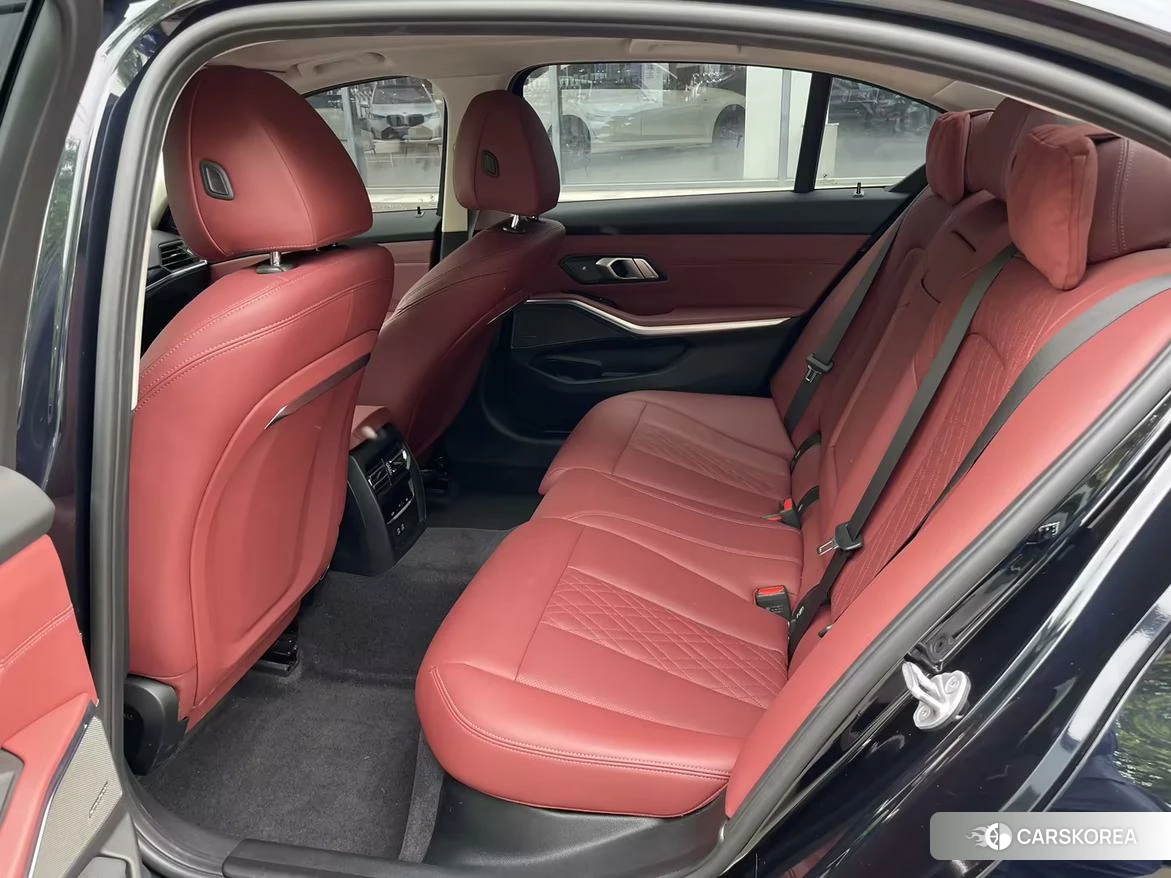 BMW 3 series 2022 Черный из Китая, фото 2