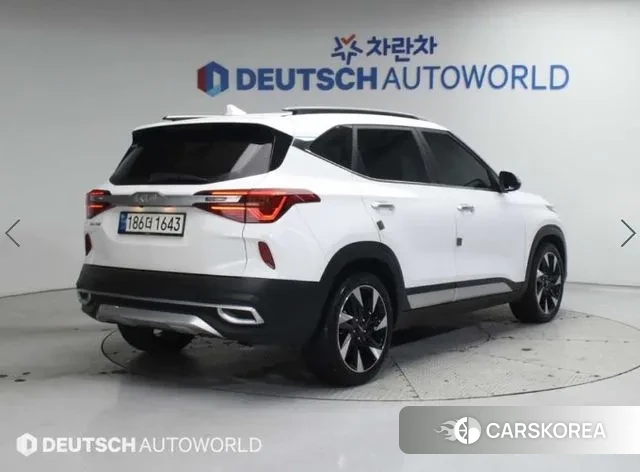 Kia Seltos 2022 Белый из Кореи, фото 2