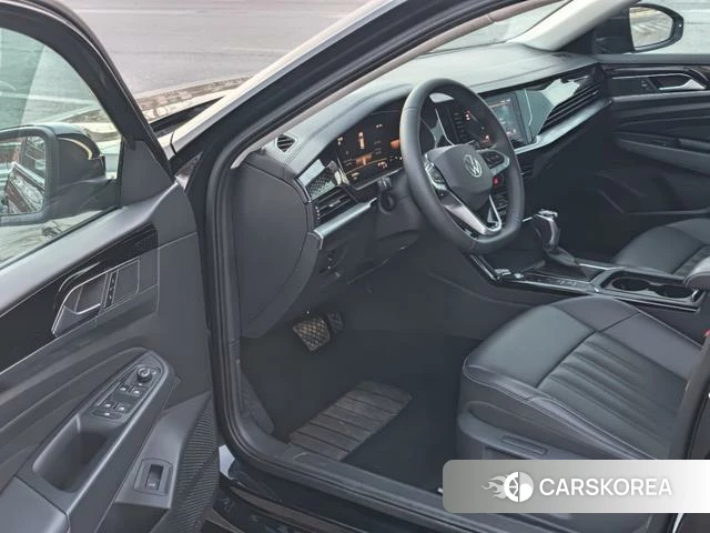 Volkswagen Passat id 4307350 из Китая 7