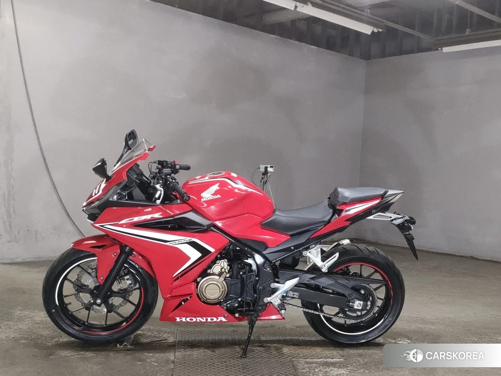 Проданный Honda CBR400R 2019 из Японии
