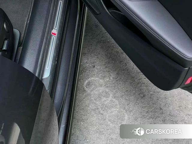 Audi A4L id 4365975 из Китая 12