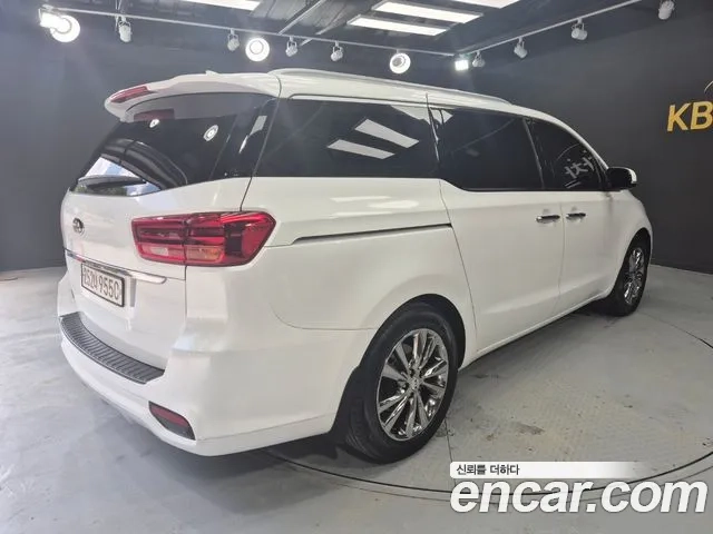 Kia The New Carnival id 2886618 из Кореи 10