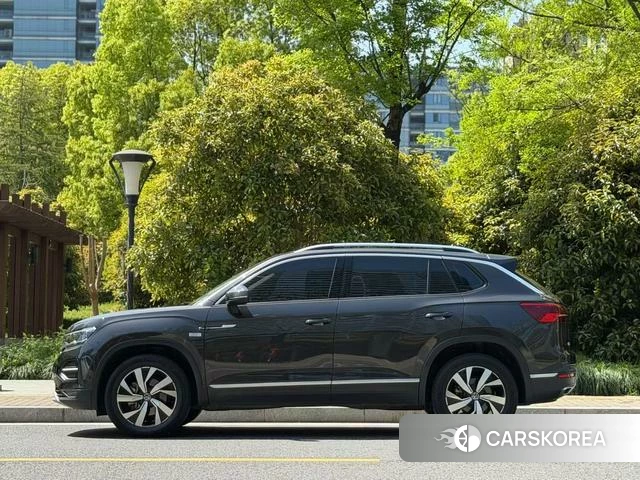 Volkswagen Tanyue 2022 Черный из Китая, фото 2