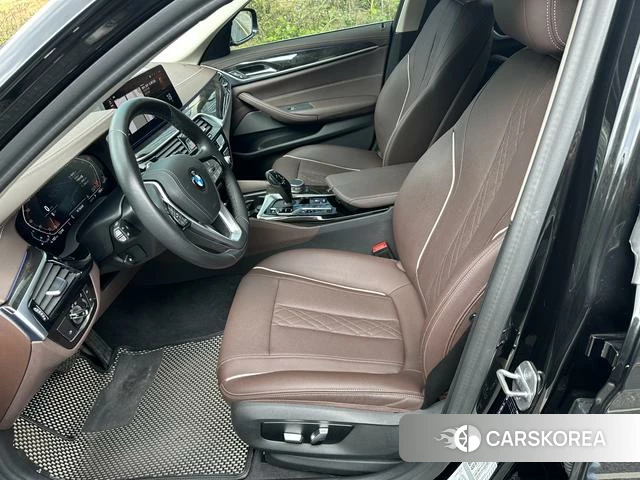 BMW 5 series 2021 Черный из Китая, фото 3