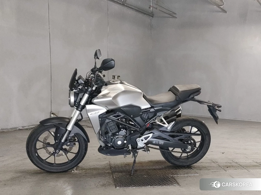 Проданный Honda CB250R 2018 из Японии, фото 2