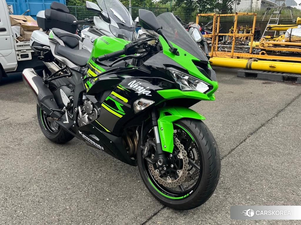 Проданный Kawasaki NINJA ZX-6R 2019 из Японии, фото 2