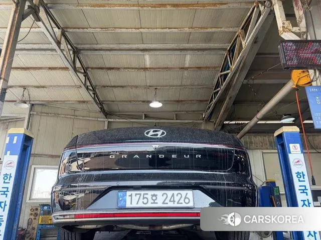 Hyundai Grandeur Hybrid (GN7) 2023 Черный из Кореи, фото 2