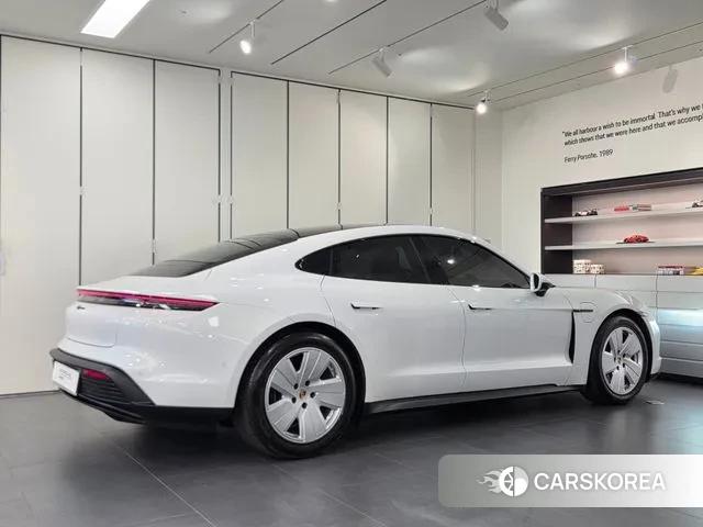 Porsche Taycan 2025 Белый из Кореи, фото 4