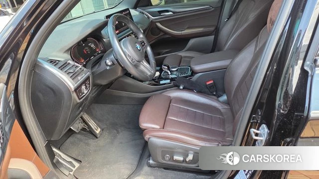 BMW X3 (G01) 2022 Черный из Кореи, фото 2