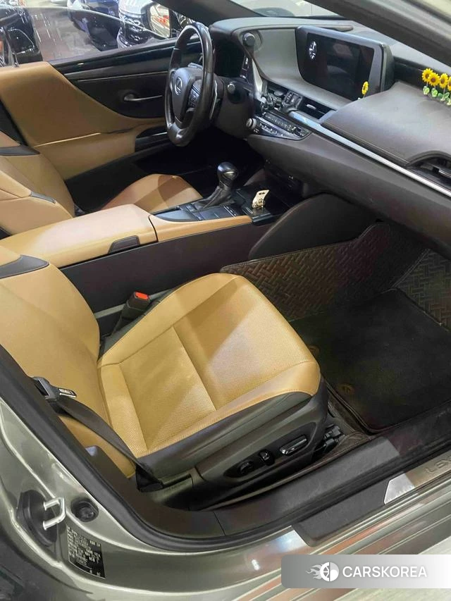 Lexus ES 2021 Шампань из Китая, фото 2