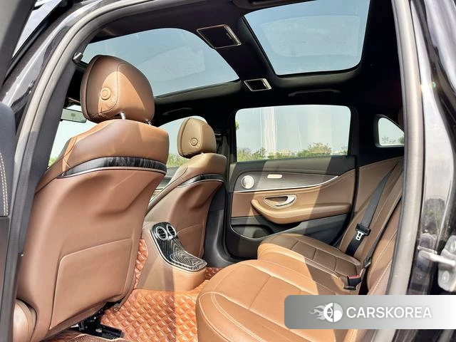 Mercedes-Benz E-class id 4277697 из Китая 10