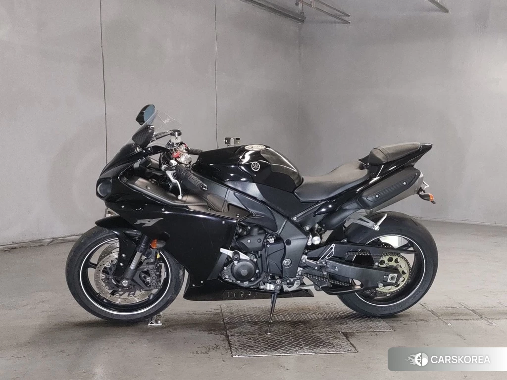 Проданный Yamaha YZF-R1 2010 из Японии