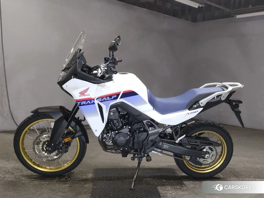 Проданный Honda TRANSALP XL750 2023 из Японии, фото 2