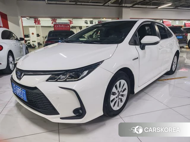 Toyota Corolla 2024 Белый из Китая, фото 2