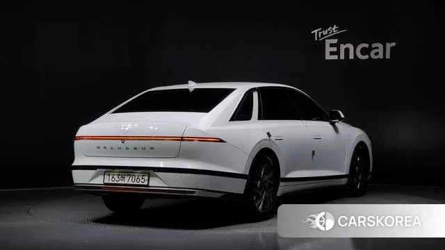 Hyundai Grandeur (GN7) id 3011230 из Кореи 12