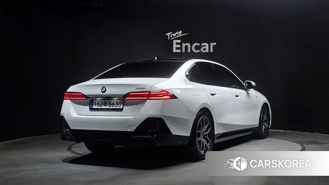 BMW 5 Series (G60) id 3614563 из Кореи 12