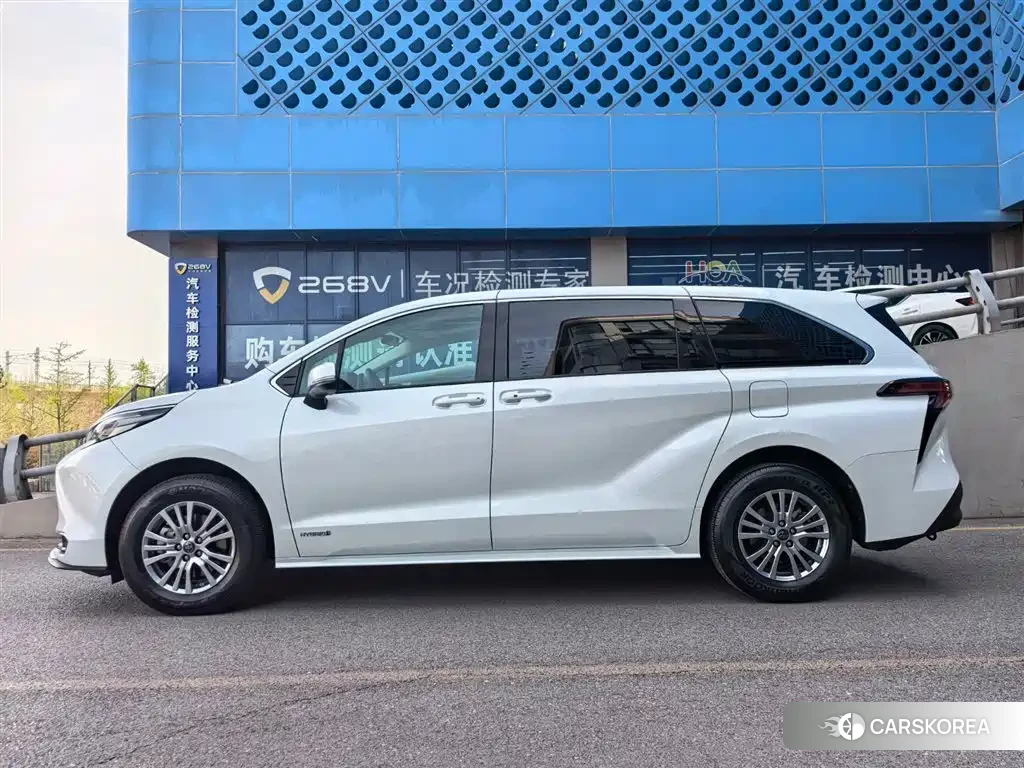 Toyota Sienna id 4653925 из Китая 7
