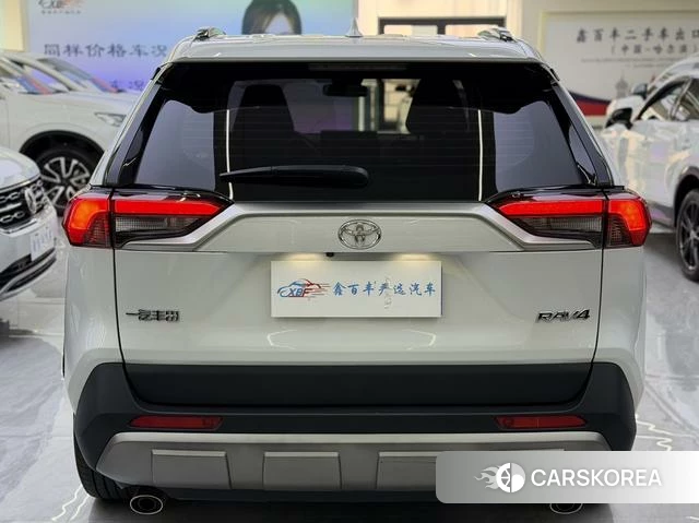 Toyota RAV4 Rongfang 2025 Белый из Китая, фото 4