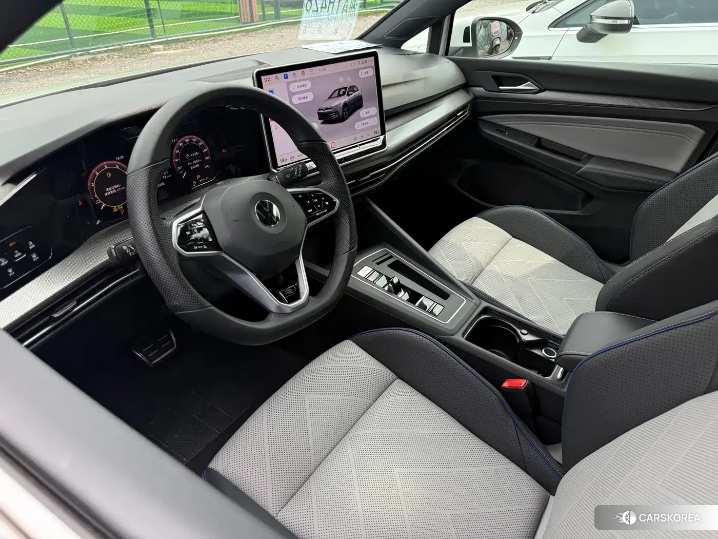 Volkswagen Golf 2025 Белый из Китая, фото 3