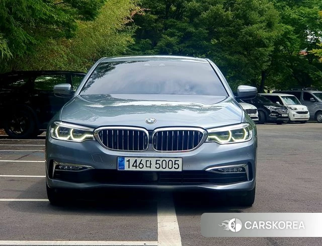 BMW 5 Series (G30) 2018 Серый из Кореи, фото 2