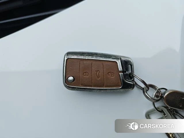 Volkswagen Tiguan L PHEV id 4222349 из Китая 12