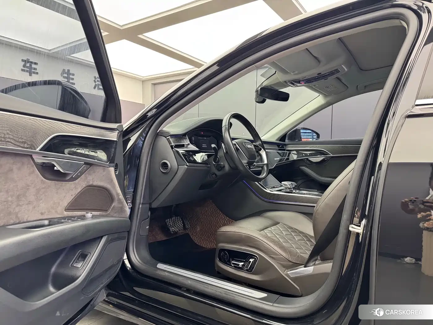 Audi A8 2021 Черный из Китая, фото 6