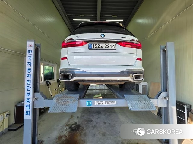 BMW X7 (G07) 2022 Белый из Кореи, фото 2