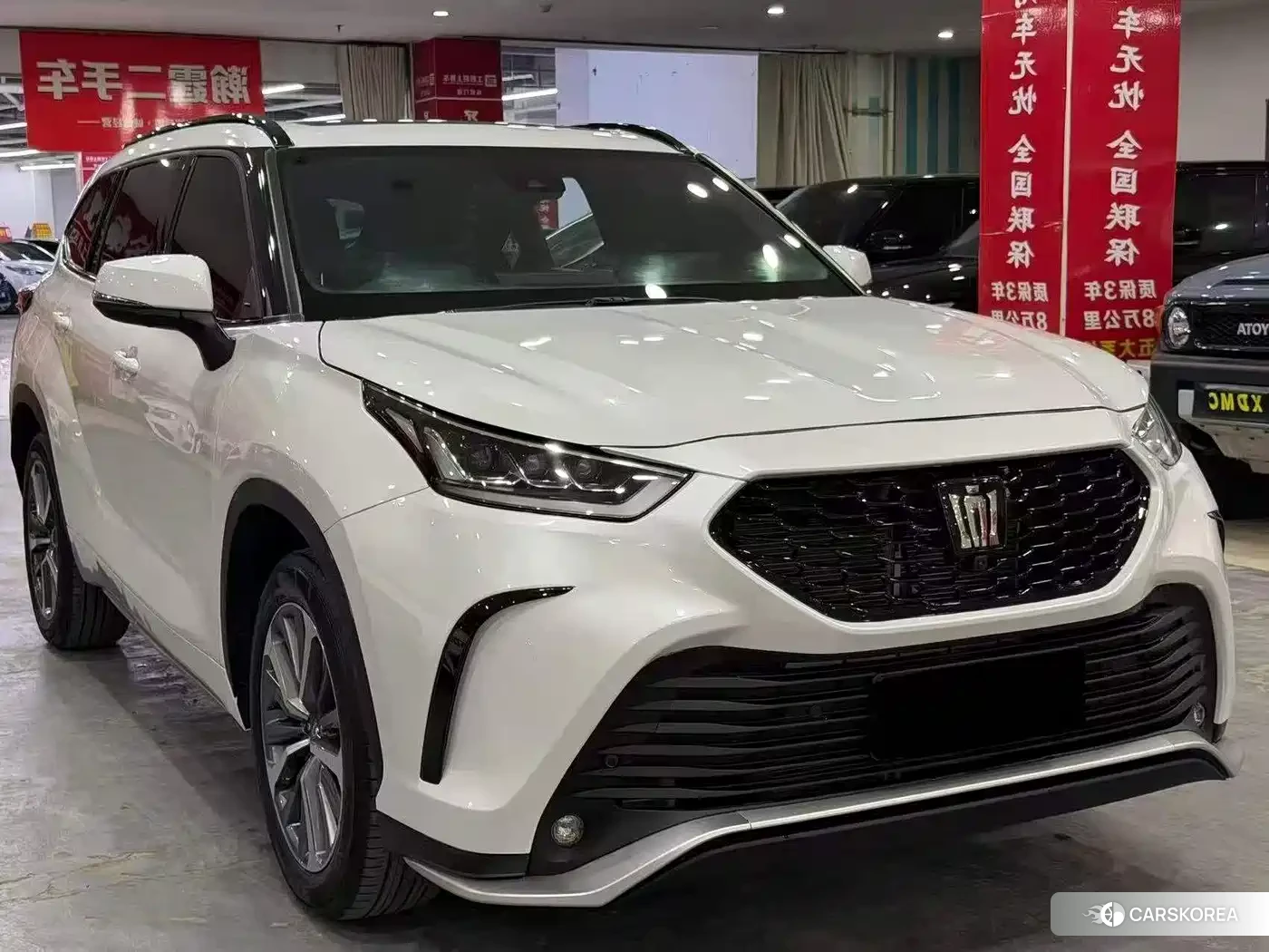 Toyota Crown Lufang 2025 Белый из Китая, фото 2