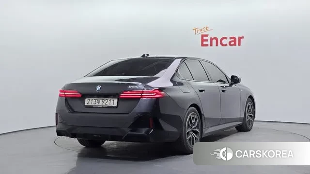 BMW 5 Series (G60) id 3689453 из Кореи 12