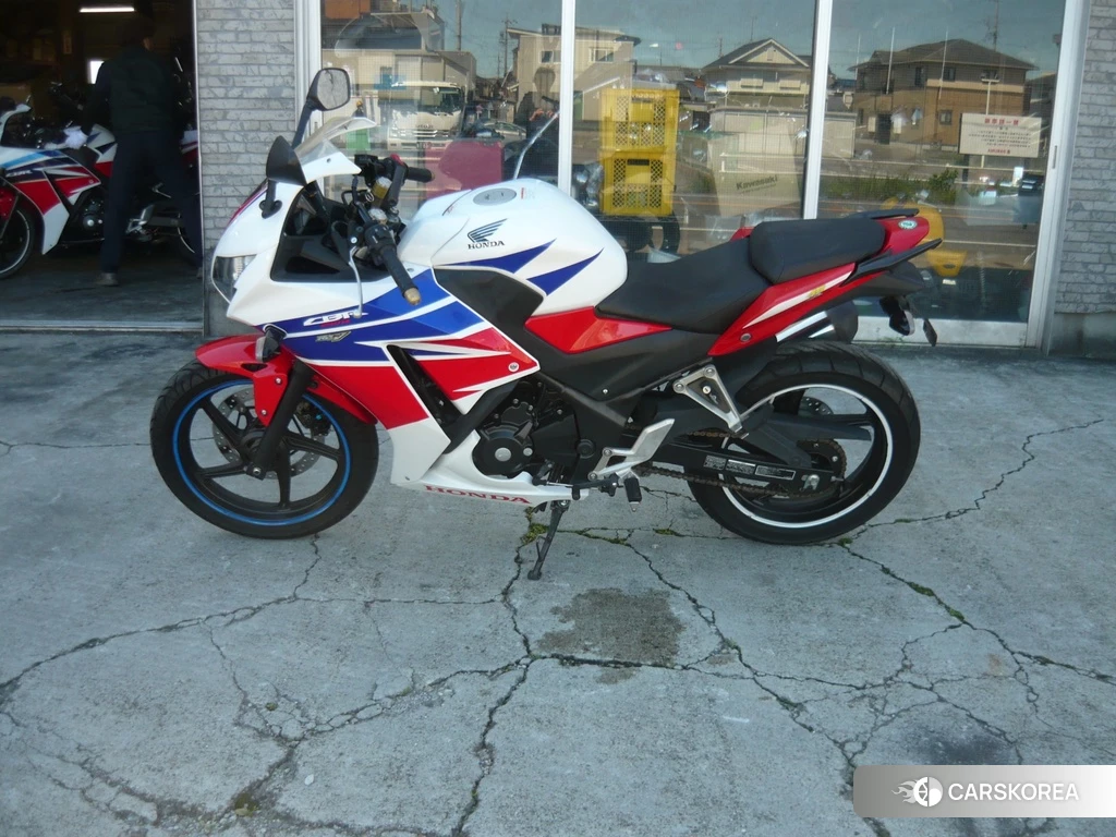 Проданный Honda CBR250R 2015 из Японии