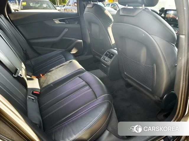 Audi A4L 2023 Темно-серый из Китая, фото 2
