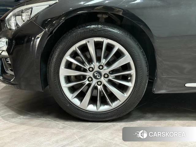 Infiniti Q50L id 4254436 из Китая 12