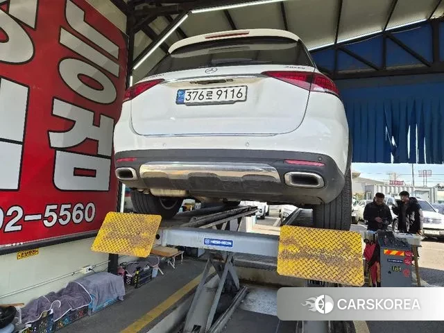 Mercedes-Benz GLE-Class W167 2023 Белый из Кореи, фото 2