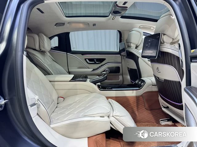Mercedes-Benz Maybach S-class 2023 Черный из Китая, фото 4