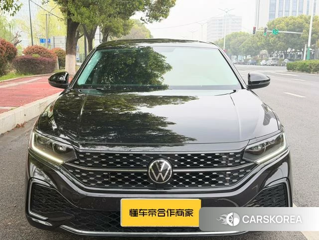 Volkswagen Passat 2022 Черный из Китая, фото 2