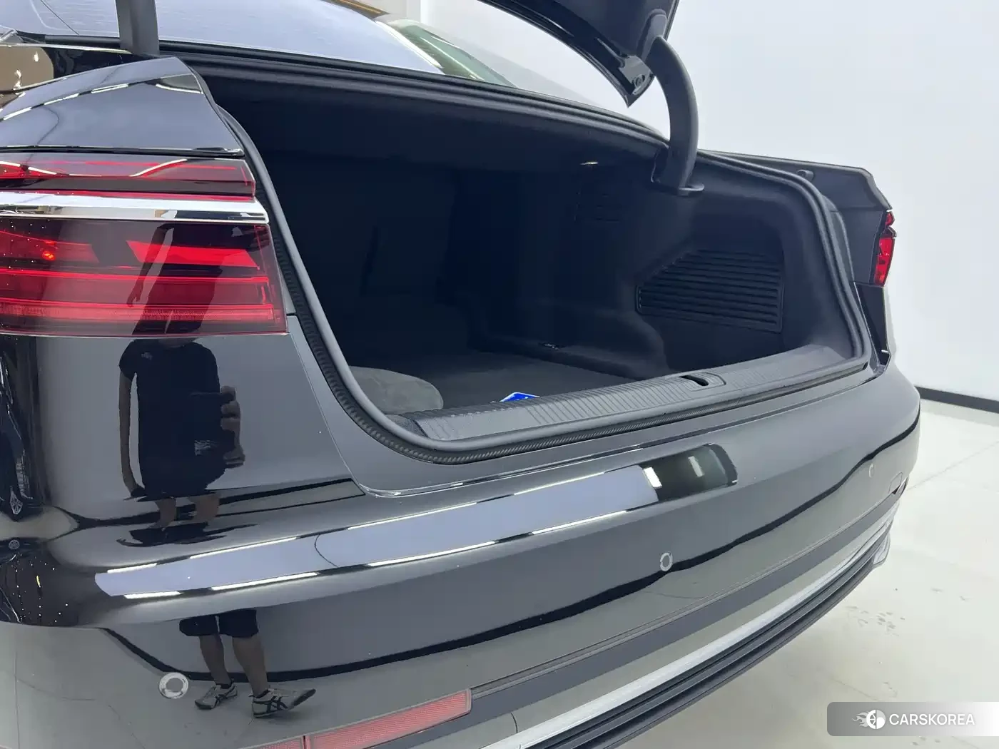 Audi A8 id 4553786 из Китая 12