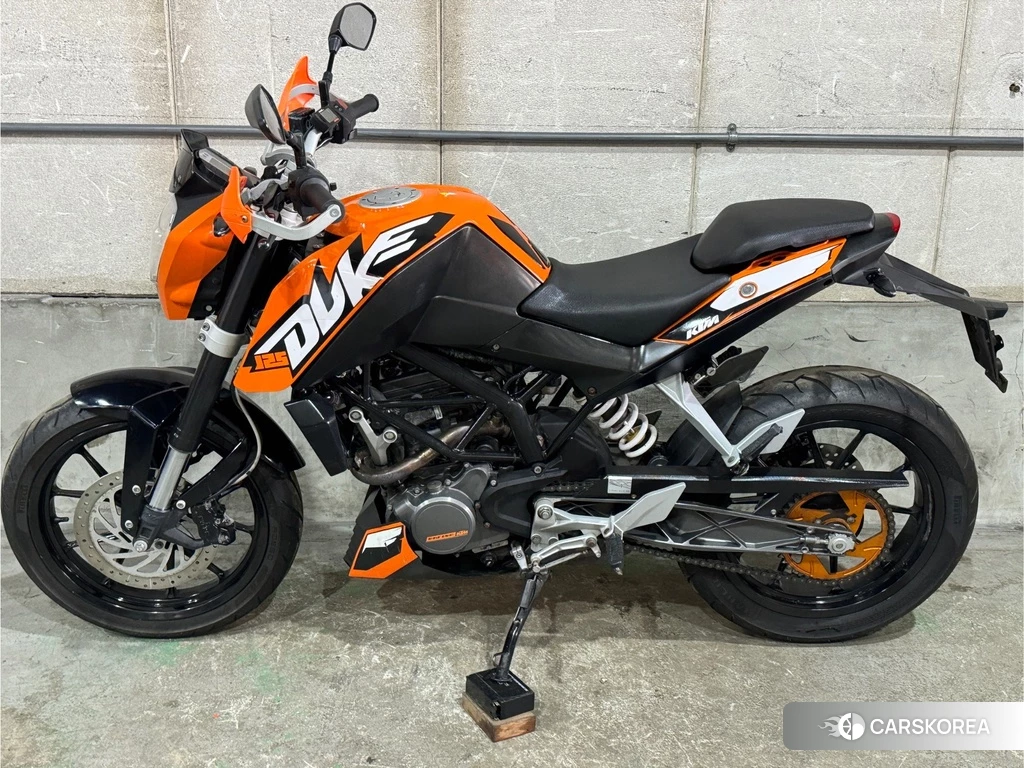 Проданный KTM 125 DUKE 2011 из Японии, фото 2