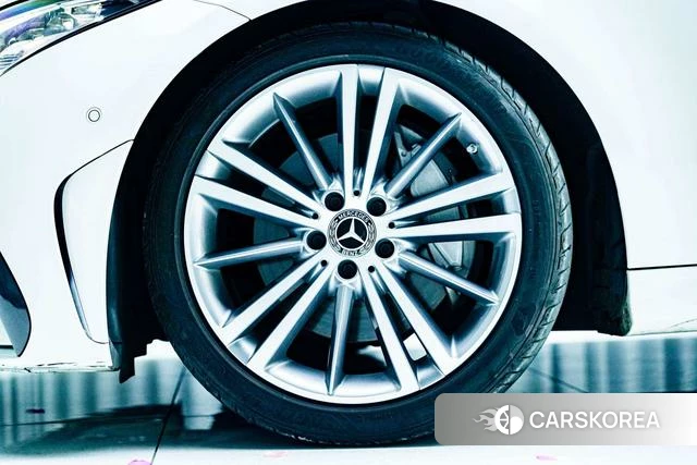 Mercedes-Benz CLS 2023 Белый из Китая, фото 2