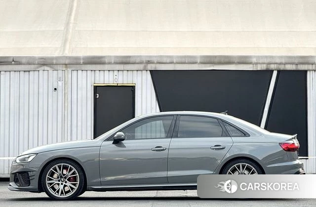 Audi S4 2022 Темно-серый из Китая, фото 2
