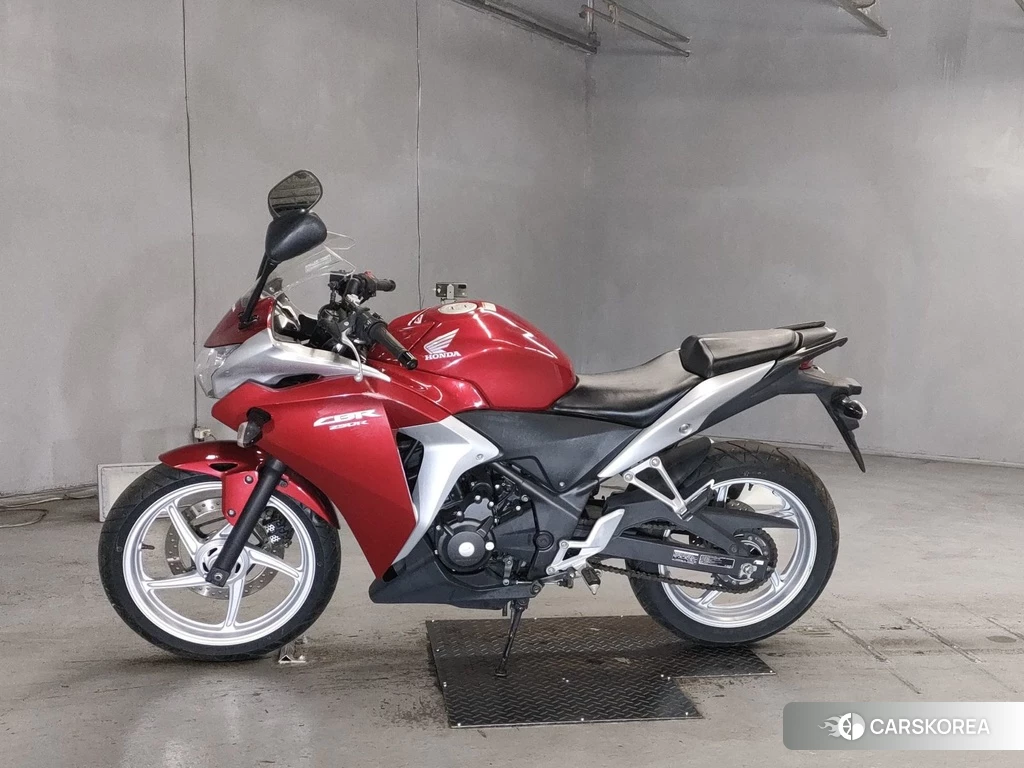 Проданный Honda CBR250R 2011 из Японии