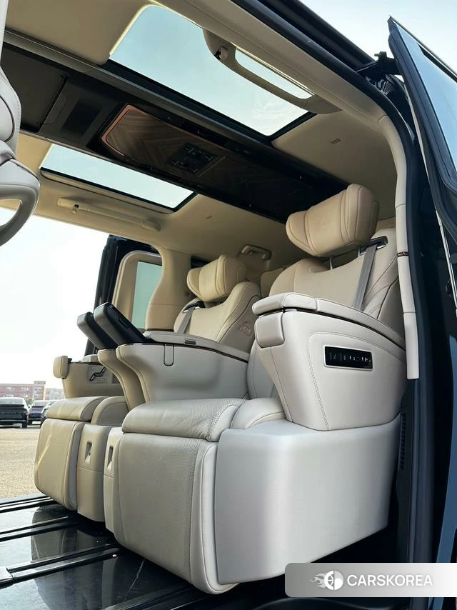 Lexus LM id 4301417 из Китая 12