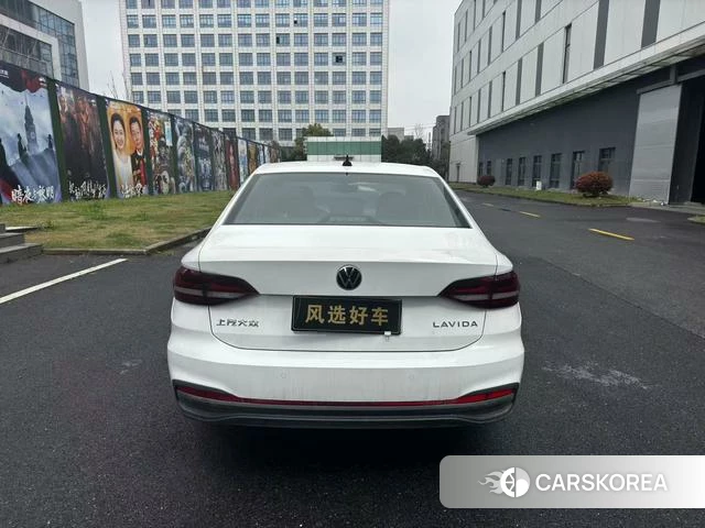 Volkswagen Lavida 2023 Белый из Китая, фото 2