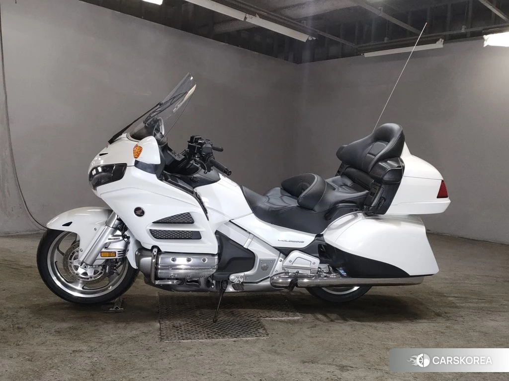 Проданный Honda GL1800 2012 из Японии