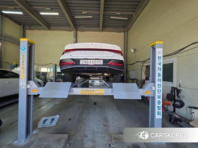 Hyundai The New Avante (CN7) 2024 Белый из Кореи, фото 2
