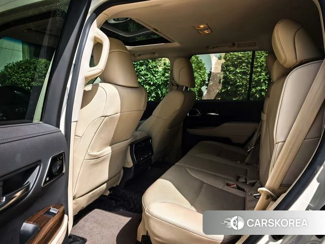 Toyota Land Cruiser (imported) 2024 Белый из Китая, фото 3
