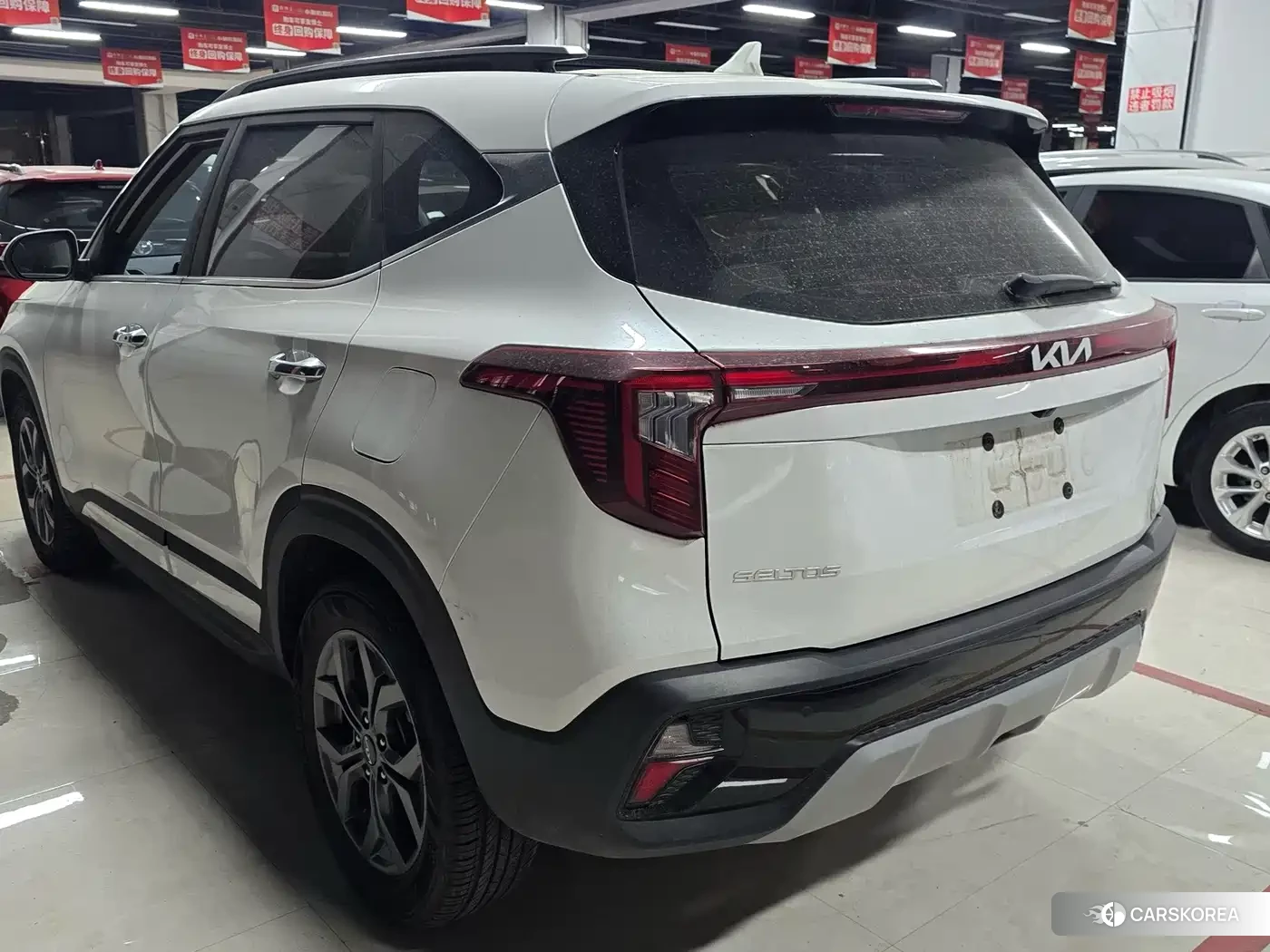 Kia Seltos 2023 Белый из Китая, фото 2